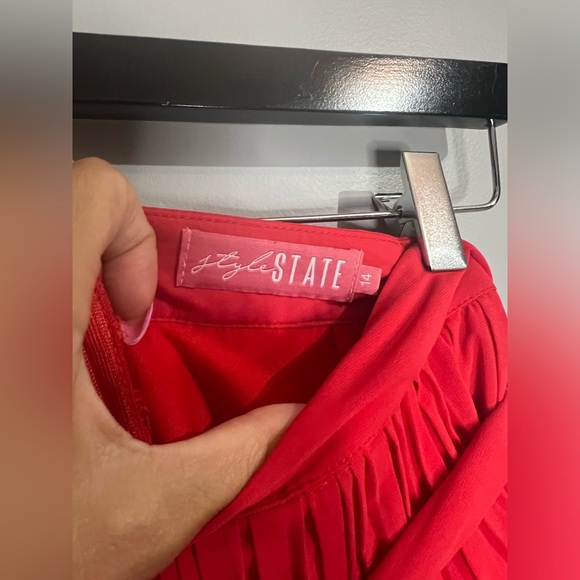 Red chiffon pleated skort - Picture 2 of 6